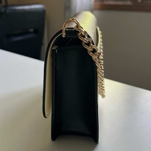 Kate Spade Purse - Picture 2 of 12